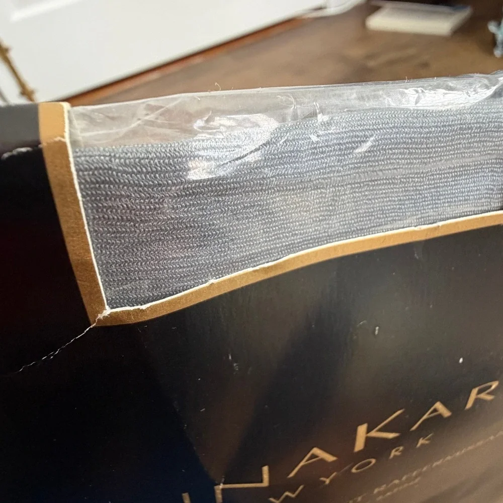 Donna Karan Control Top Pantyhose‎ Sheer Pale Gray MED